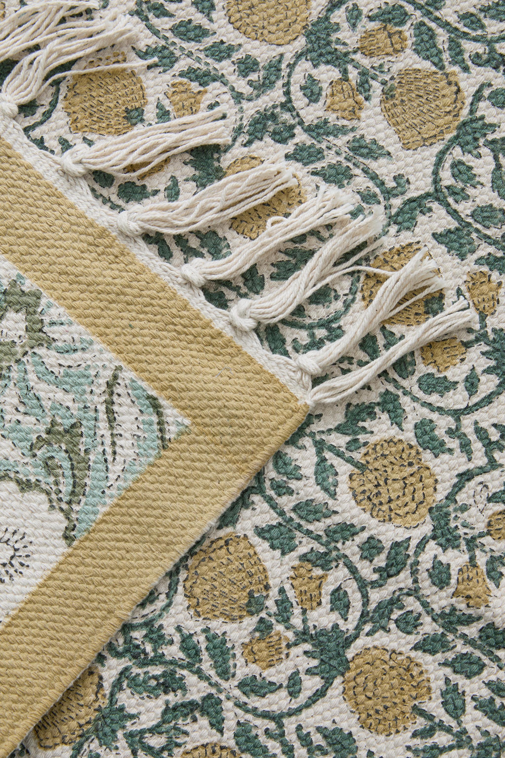 REVERSIBLE COTTON AREA RUG